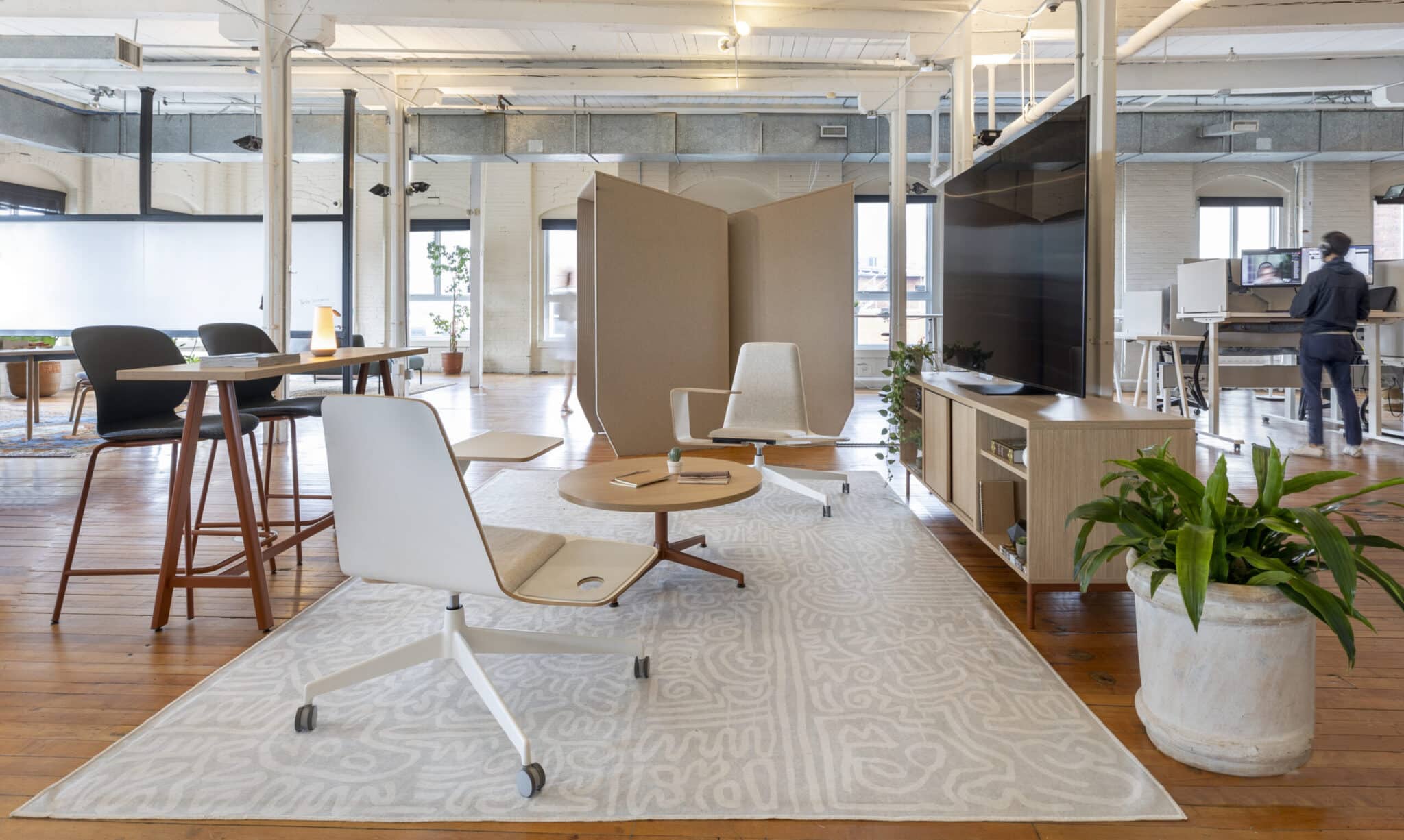 Hybrid Workspaces: Innovate and Thrive