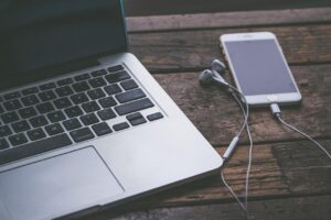 AI App Boosts Productivity with Quick Text and Image Creation